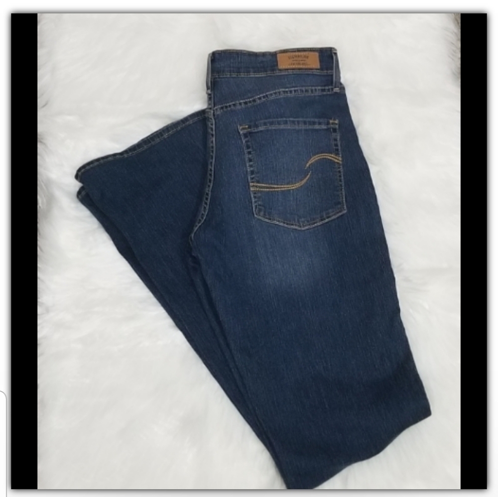 NWT LEVIS STRAUSS SIGNATURE JEANS 10IR Modern boot cut